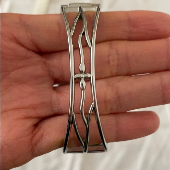 Watch - Picture 2 of 3